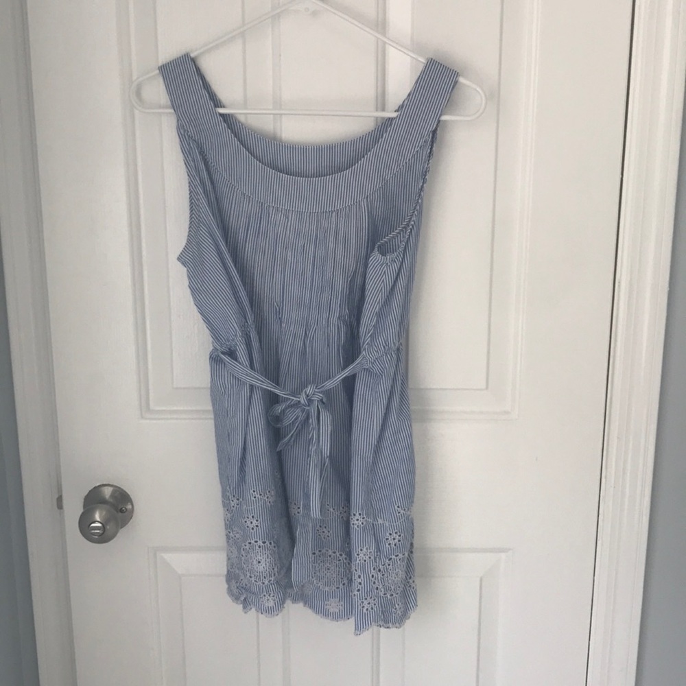 Blue eyelet maternity tie top small